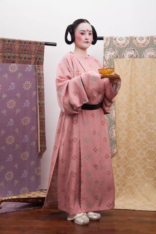 《长安十二时辰》的“造型师”:中国装束复原团队12年复原400套汉服_服装_古代_胡晓