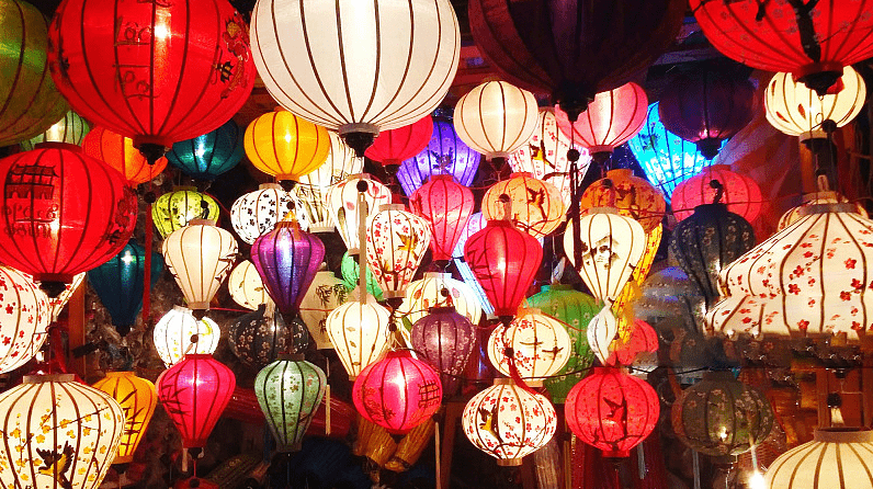 瞩目昭通融创凤凰山国际文旅小镇国潮灯笼秘境美食节12月30日盛大开幕