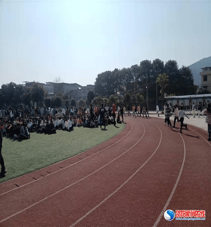 隆回县六都寨镇中学开展消防应急疏散演练活动_师生_自救_地带