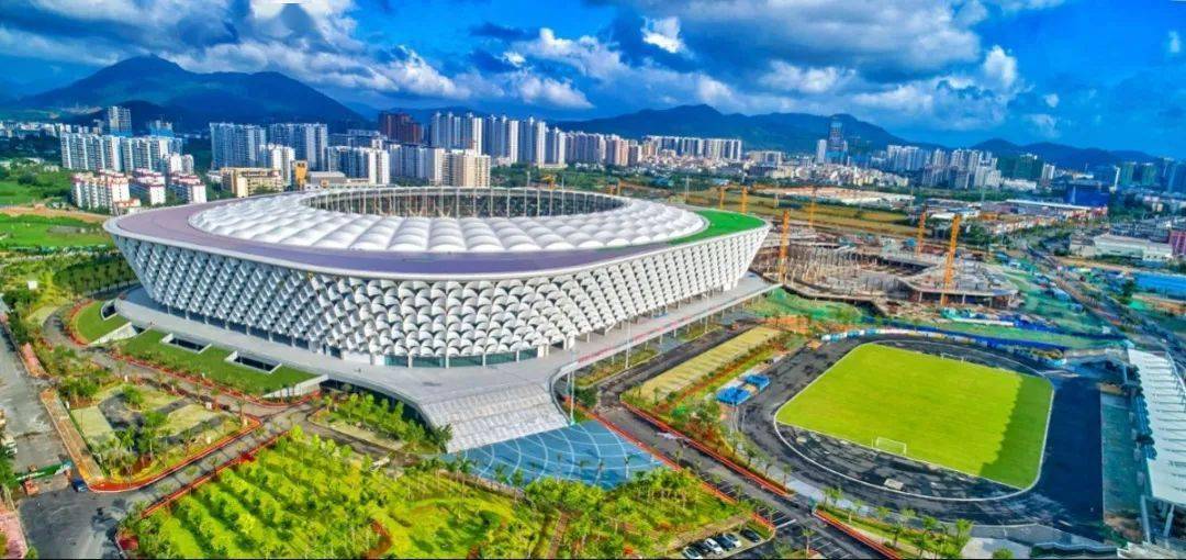 6万平方米其中三亚市体育中心占地约4934亩,吉阳区抱坡新城上抱坡村