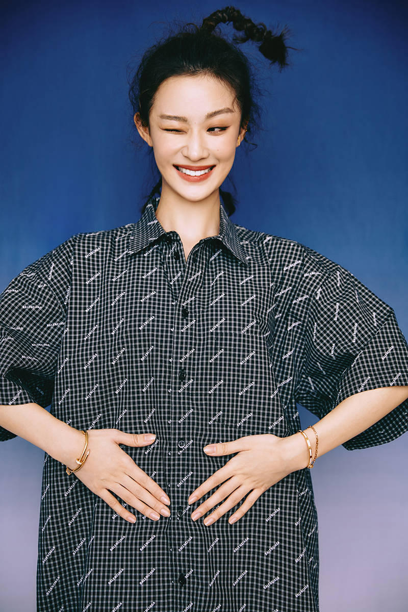 近日,演员孙佳雨曝光一组最新写真大片.