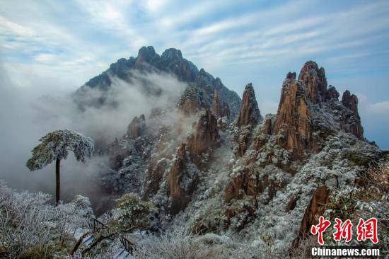 栈道|航拍江西三清山雪景：银装素裹宛如童话世界