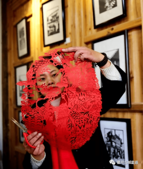 跟着《活起来的技艺》感受徽州非遗之韵!_古城_文化_剪纸