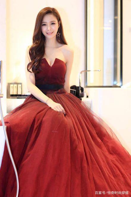 沈梦辰礼服大合集抹胸红裙女人味十足白色长裙优雅大方
