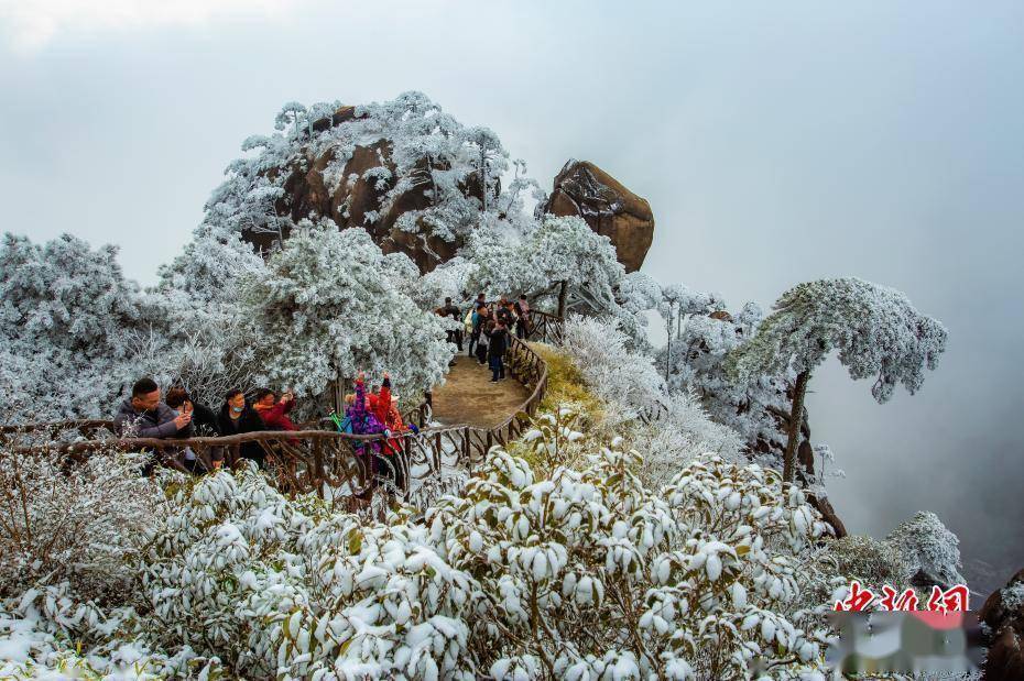 银装素裹|航拍江西三清山雪景：银装素裹宛如童话世界