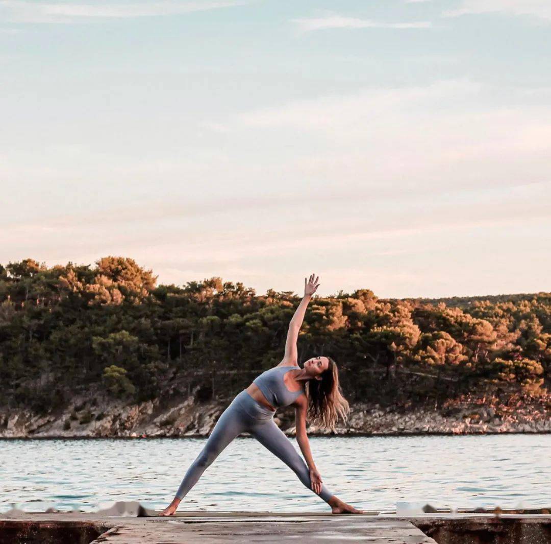 15个最适合拍照打卡的瑜伽体式这样拍肯定美爆朋友圈