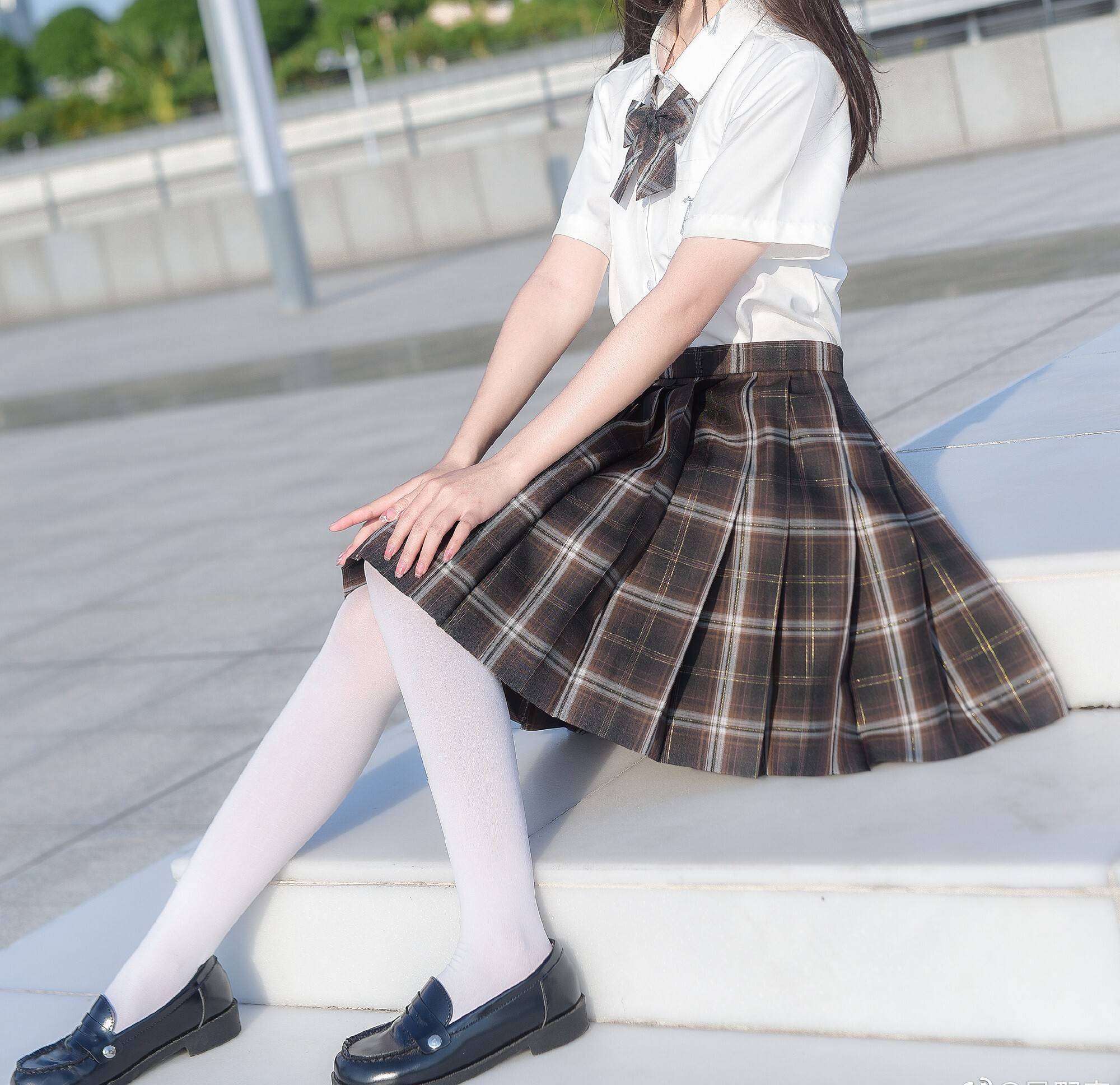 jk少女长发飘飘的格裙少女