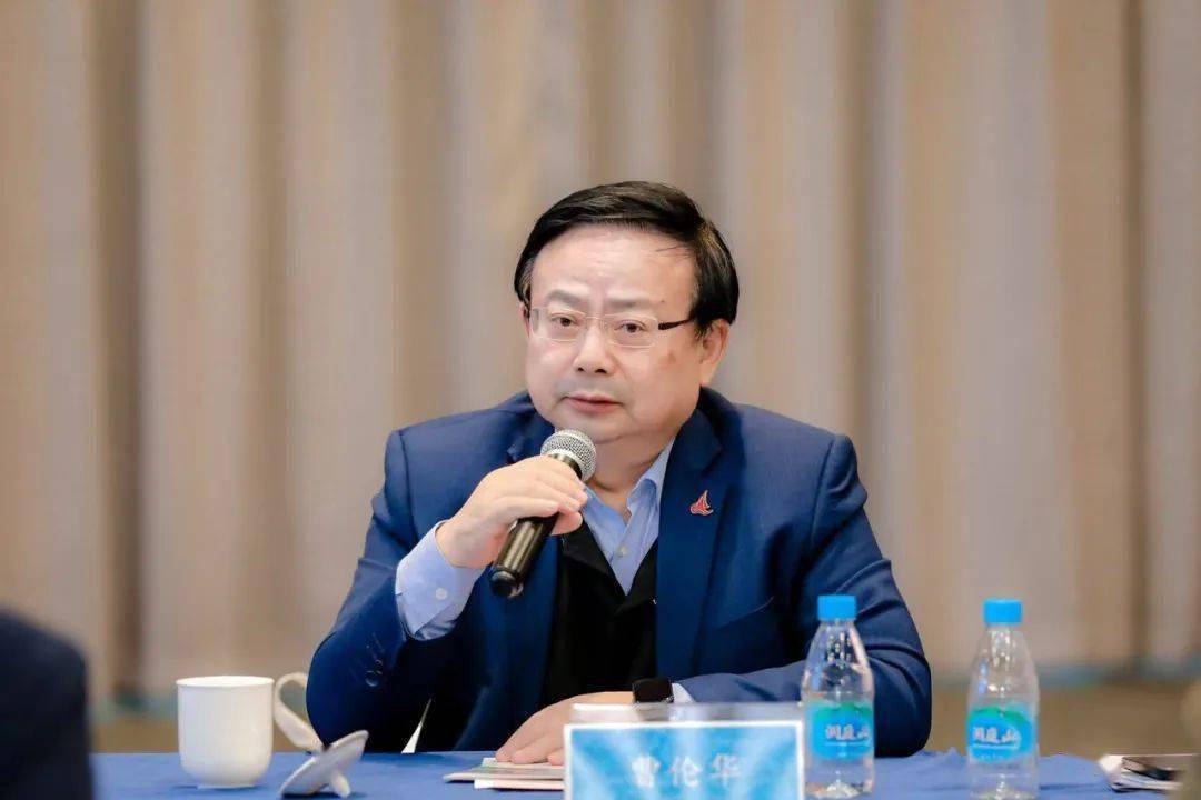 (图)苏州科技城外国语学校党总支书记,总校长曹伦华讲话紧跟时代发展