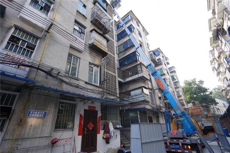 广西南宁老旧小区换新颜居民展笑颜