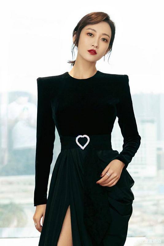垫肩上衣女高级感垫肩 1373e4770b8f42ae97dc98c3770c70d0.jpeg