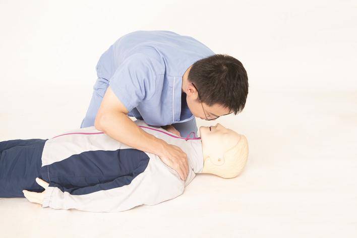 环境评估,判断意识_伤病员_肩膀_评估