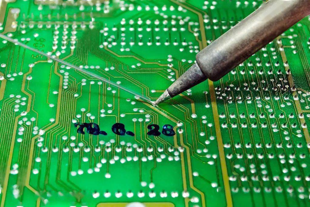 电烙铁焊锡到底有没有毒