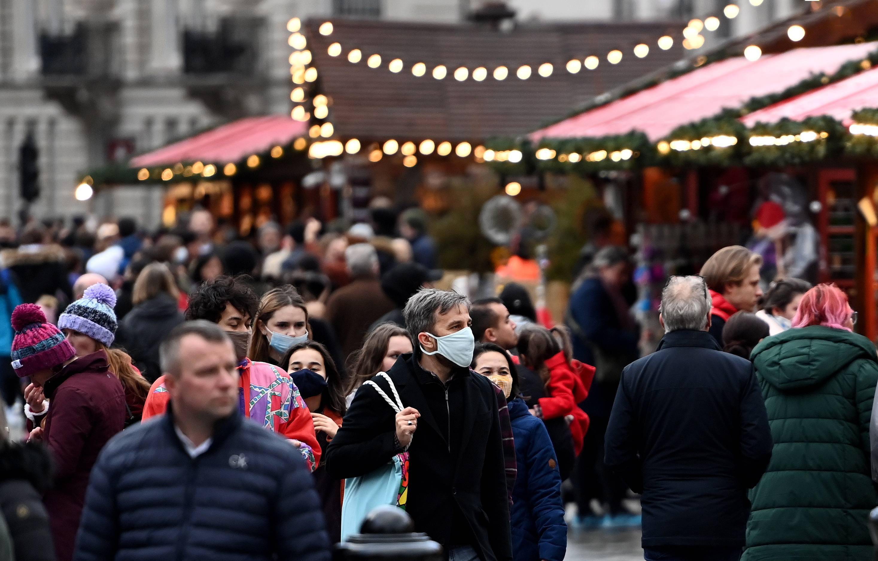 疫情下的伦敦_新华社_一家_人们