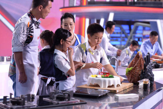 《加油小当家》萌娃挑战"家的味道"频获赞_美食_父母_节目