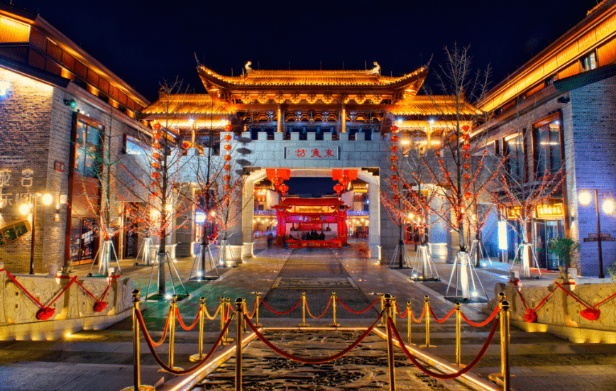 文旅赋能夜经济长兴太湖龙之梦乐园越夜越美丽