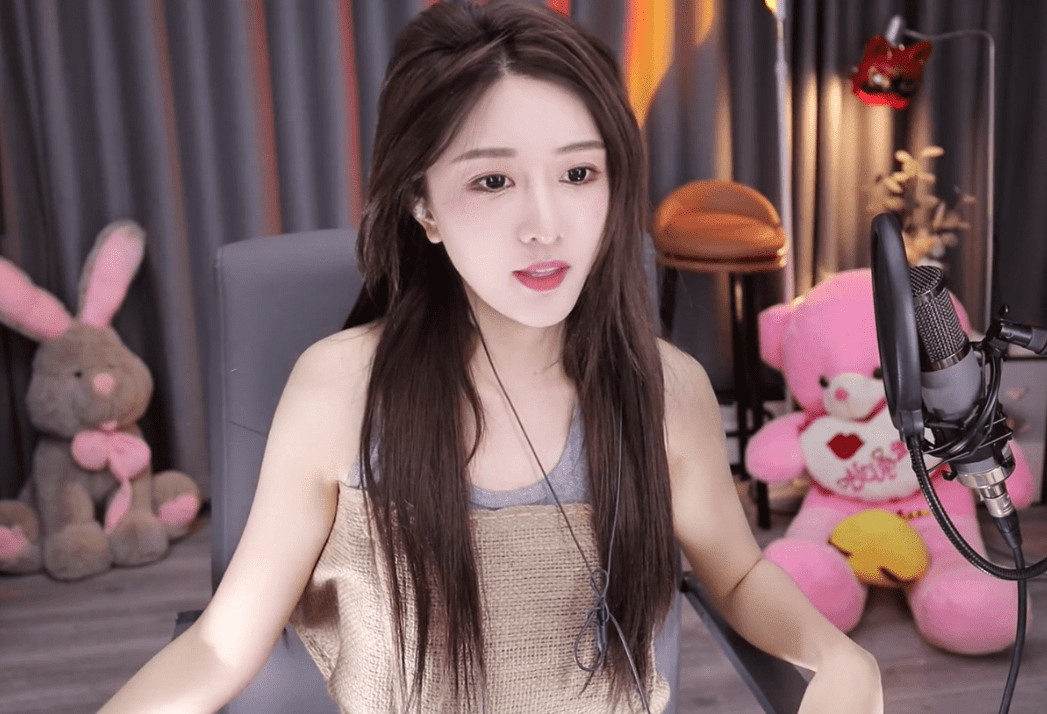 很多喜欢看英雄联盟的粉丝都喜欢这么耿直的女主播,这次林七七还直言