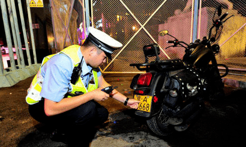 网上卖假摩托车号牌竟然没人管