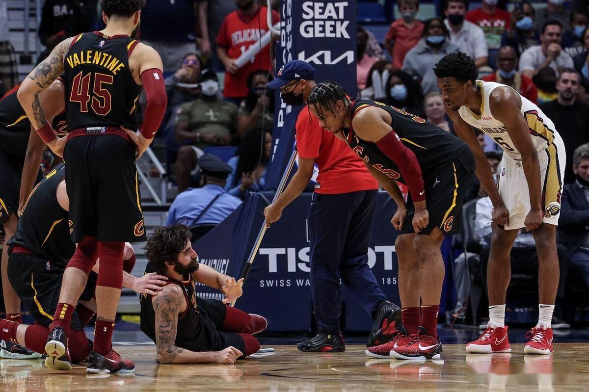 哈特赛季报销|NBA一天有7名球员赛季报销！ 绿军内线大门半月板撕裂！