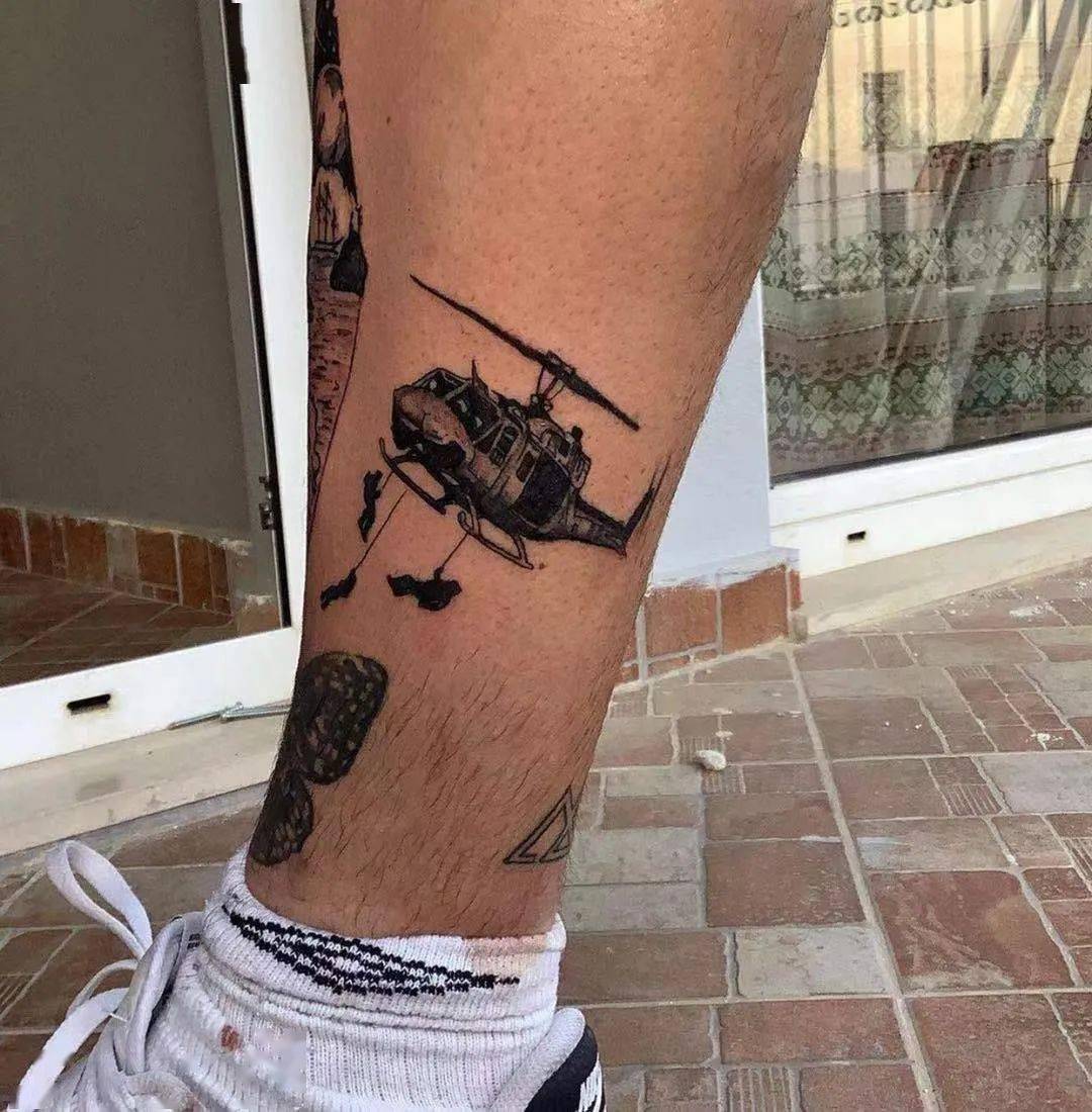 突突突的直升机纹身