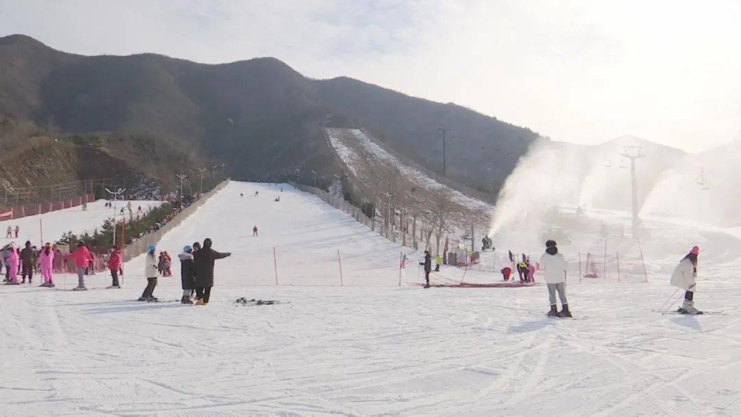 激情冰雪迎新年石家庄西部长青滑雪场元旦假期活动丰富