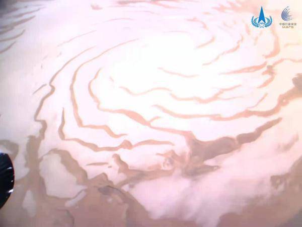 火星探测|“天问一号”传回图像祝福新年