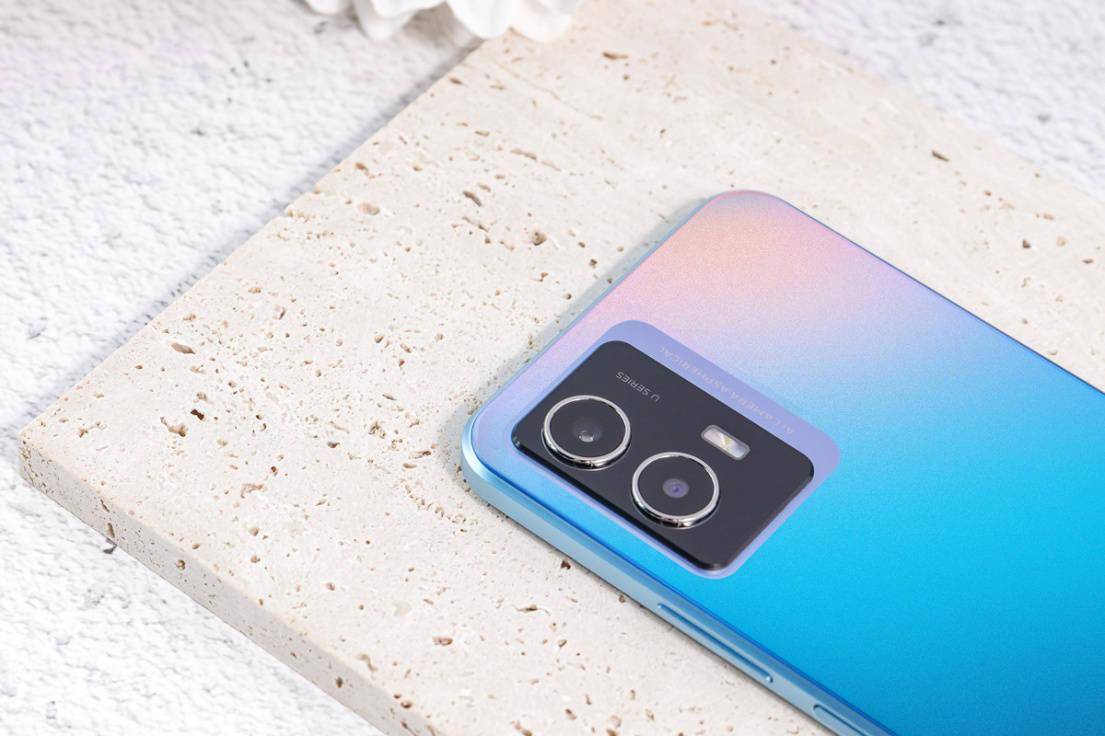 方面|iQOO U5 正式开售：5000mAh 电池 + 120Hz 屏，1299 元起