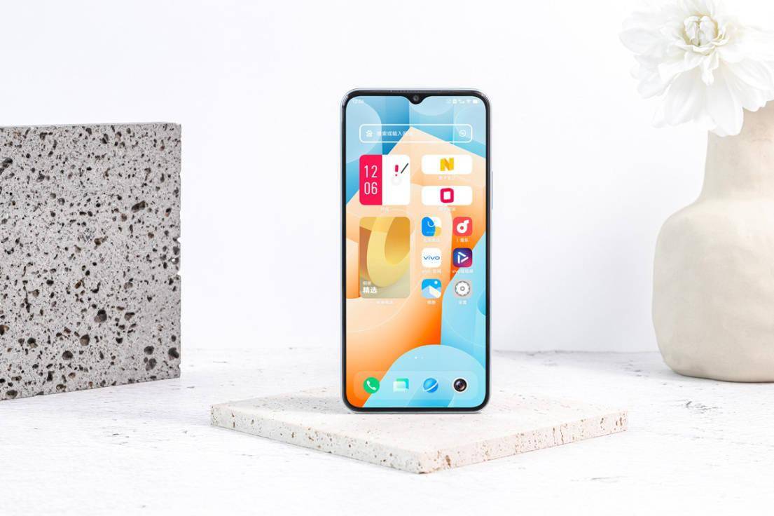 方面|iQOO U5 正式开售：5000mAh 电池 + 120Hz 屏，1299 元起