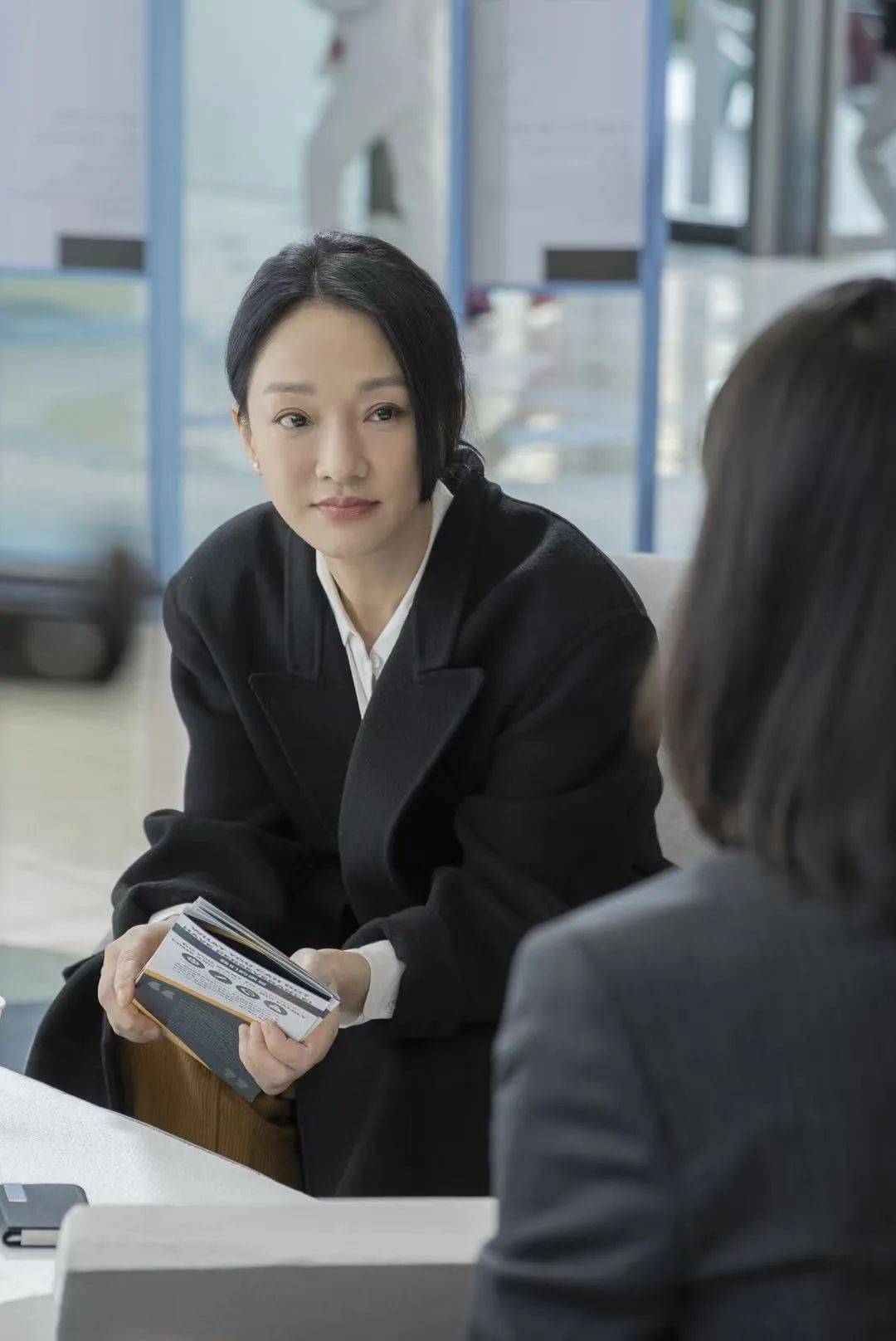 中年人|打开小敏家的衣橱，里头全是“断货王”