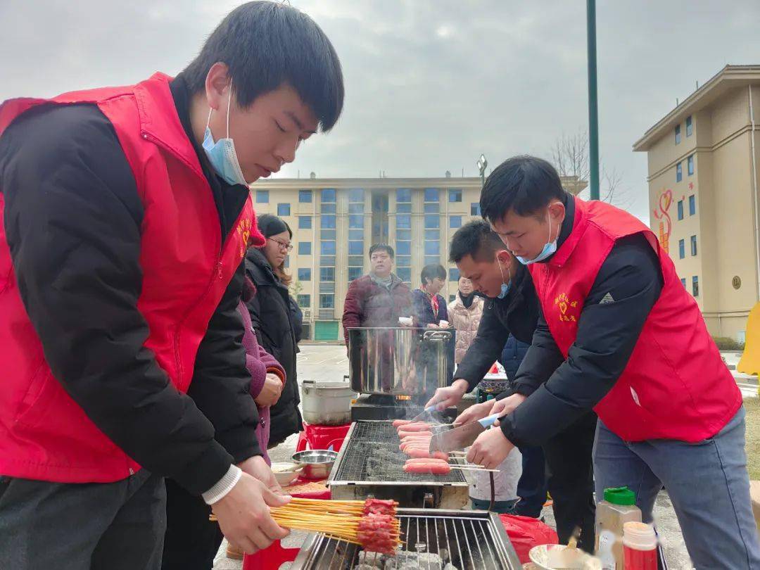 石城铜锣湾社区举办百家宴活动_小区_居民_美味