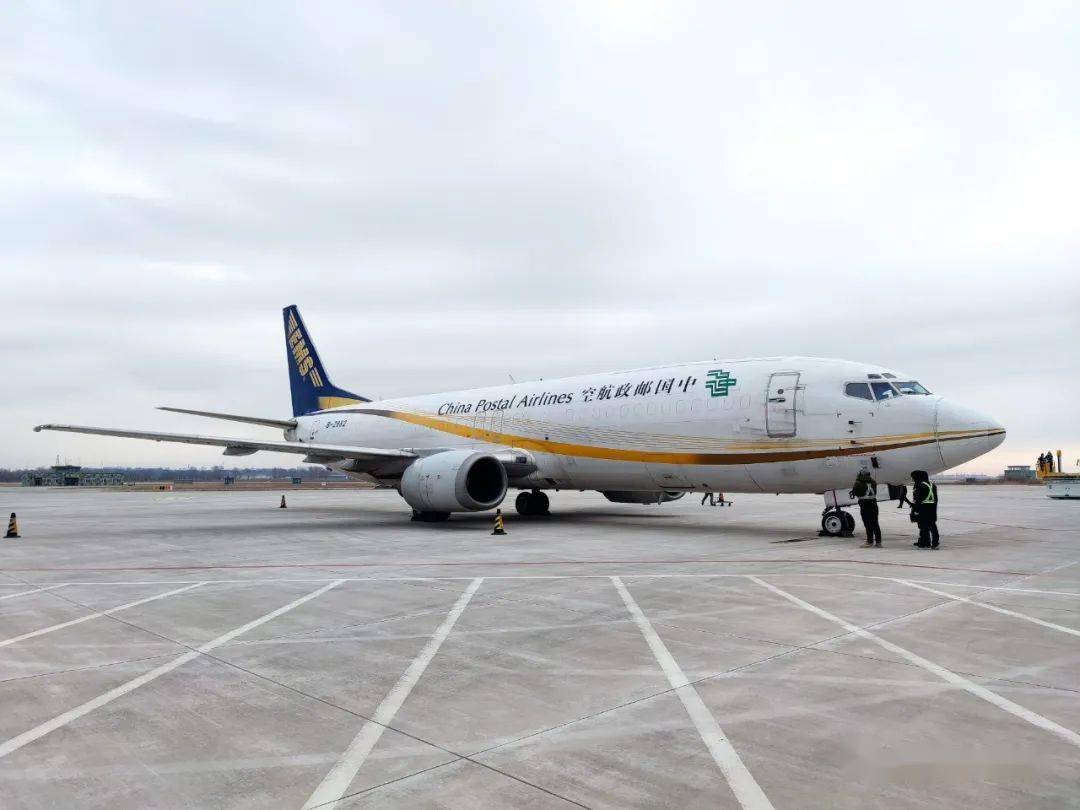 丹东草莓产地直飞2022年元旦丹东机场开通首条国内货运包机航线