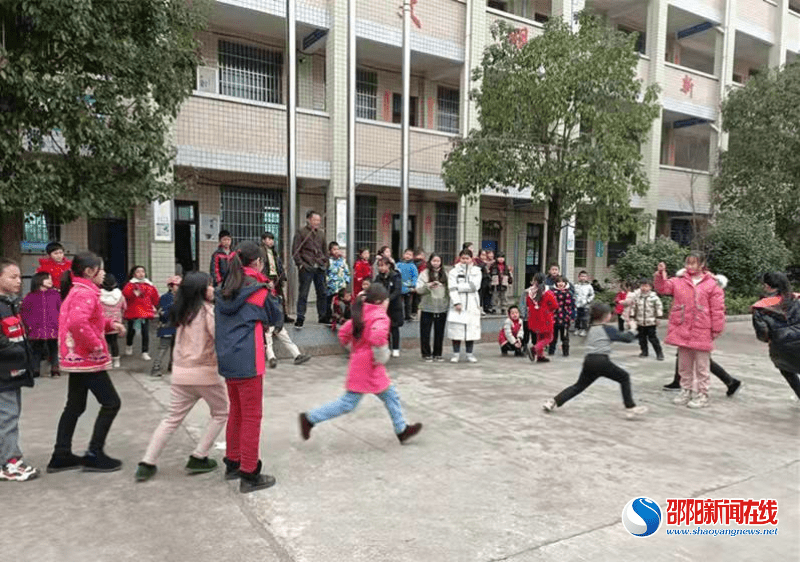 隆回县|隆回县花门街道石门完全小学举行集体跳绳比赛