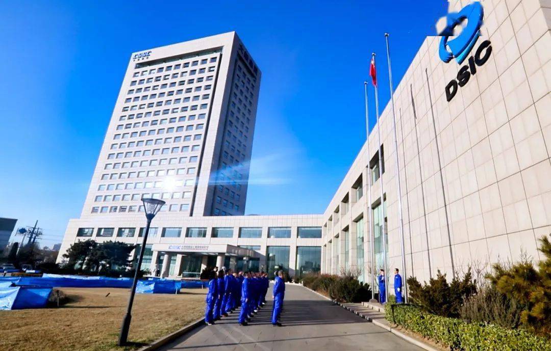 中国船舶集团旗下大船集团举行迎新年升旗仪式