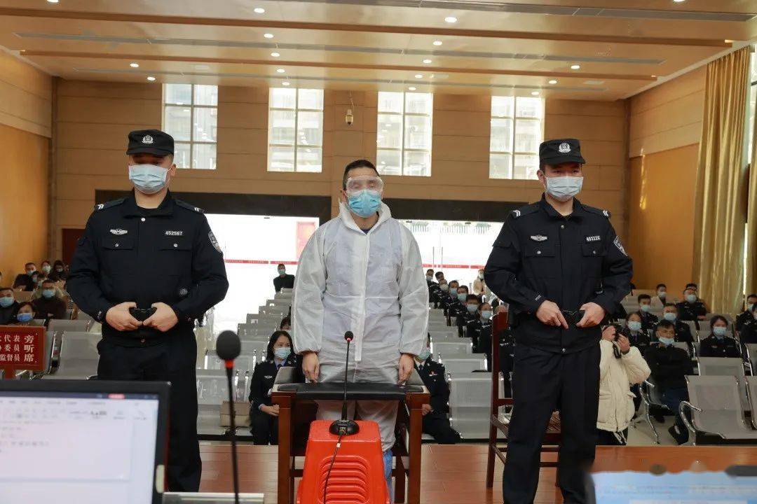 受贿徇私舞弊自治区桂中监狱七监区原副监区长黄波一审获刑四年二个月