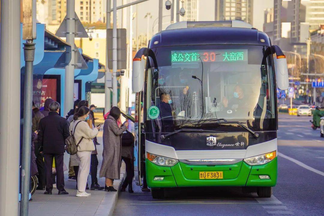 元旦假期真情巴士集团平安运送乘客93万余人次