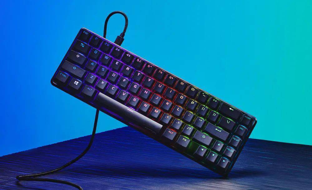 翻页键|HyperX 发布 65 键迷你游戏键盘，可选水 / 火轴