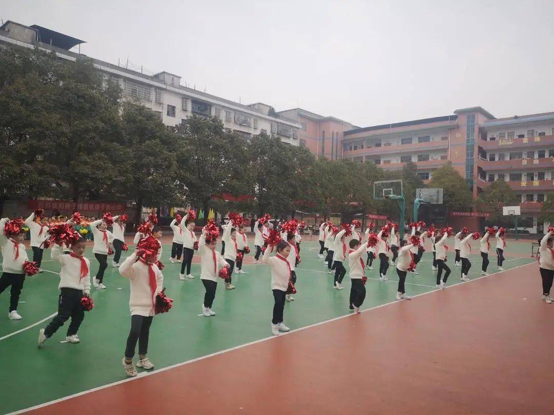 新宁县解放小学举行校园啦啦操比赛