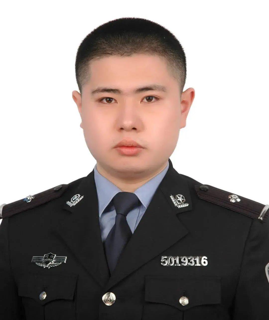 三合监狱组织观看爱国主义电影《跨过鸭绿江》_先辈_建设_刘岱