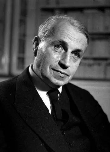 符号之谜物质存在的化蝶幻象鲍德里亚符号政治经济学批判的批判性文本