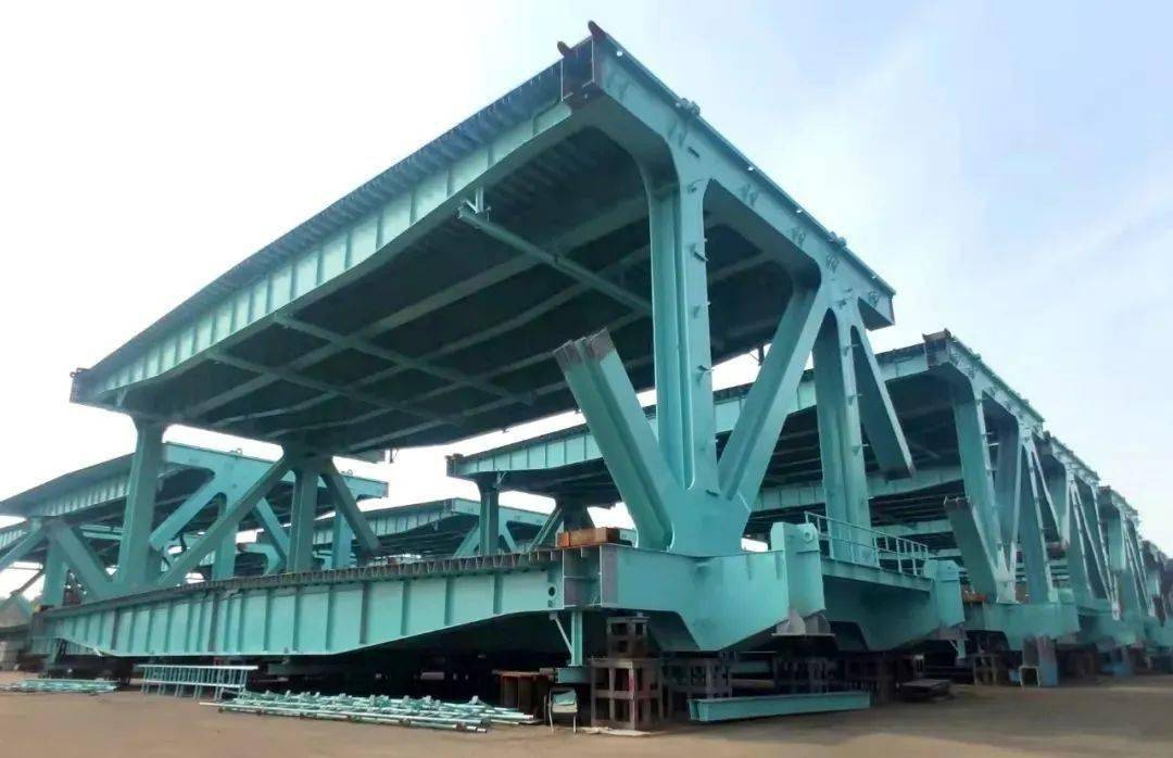 涂料名企海虹老人扮靓全球首座三塔四跨钢桁梁悬索桥_防护_大桥_桥梁