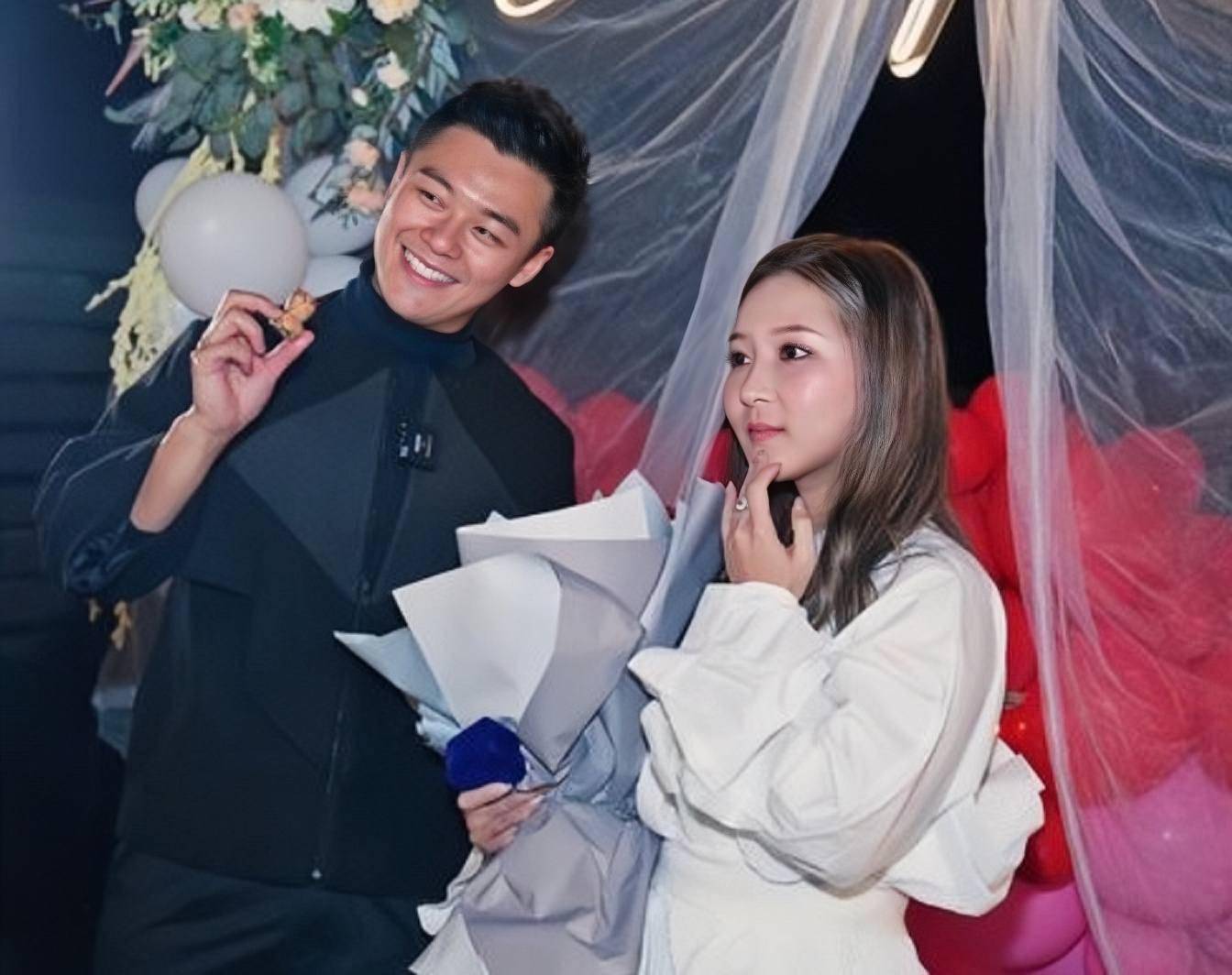 肌肉型男向圈外女友求婚成功,兼职做健身教练赚钱_关曜俊_计划_吴伟豪