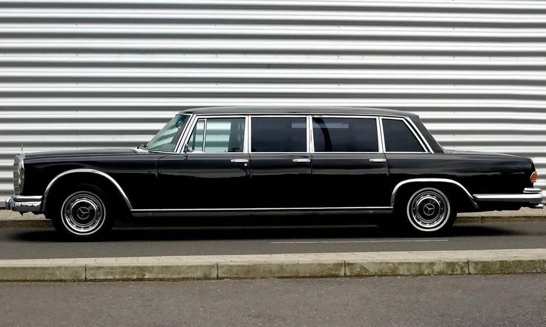 新一年的"新排面":6-door版7座奔驰s级w221普尔曼都没这么玩_搜狐汽车