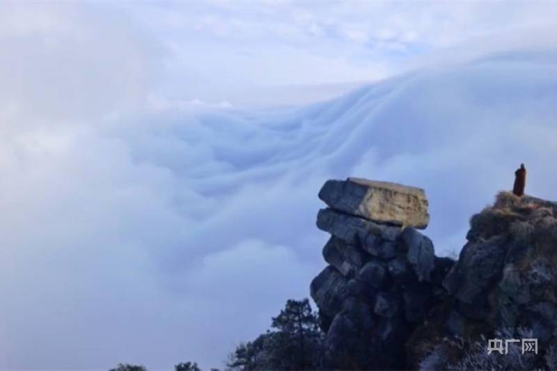 庐山|冬韵美！庐山现瀑布云雾凇景观