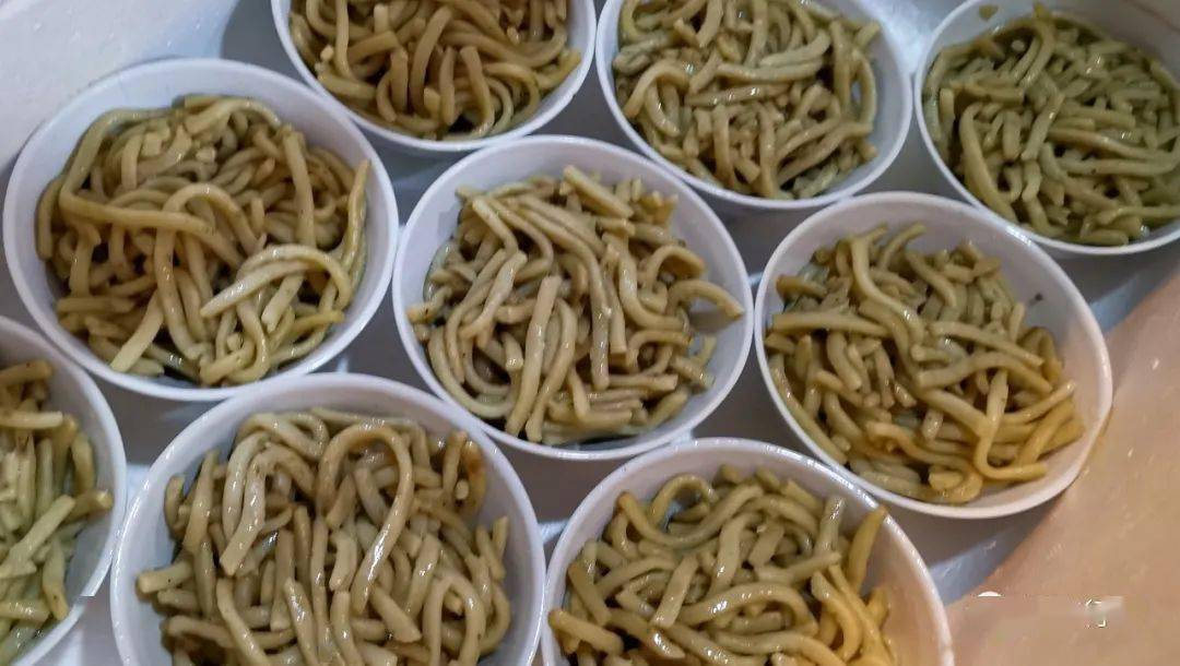 古田盒面@陈文波我们开始沿江而下,一路寻觅,在进入福州地界后,面条