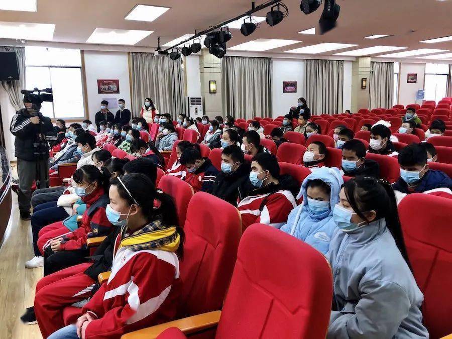 用光影点亮社区新文化系列活动走进贵阳市盲聋哑学校
