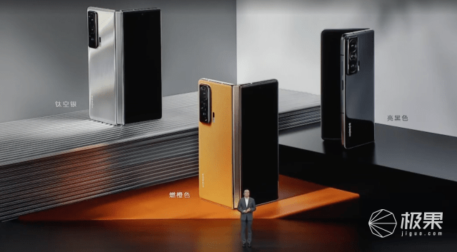 Cortex|荣耀发布「最薄」折叠手机！内外屏都好用，还有骁龙8加持…9999元起！