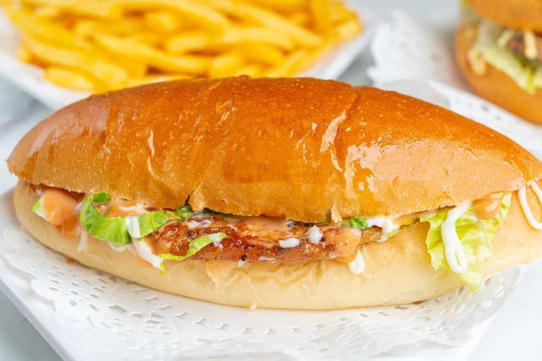 9秒43元单人超值套餐!菠萝鸡扒包,澳门猪扒包.