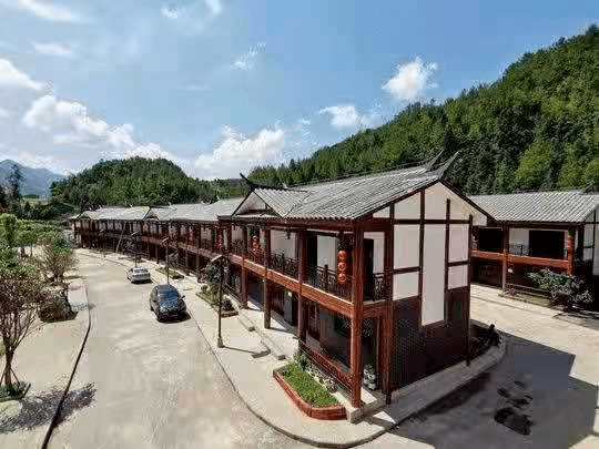 万源市八台镇答好三农惠民卷走实乡村振兴路