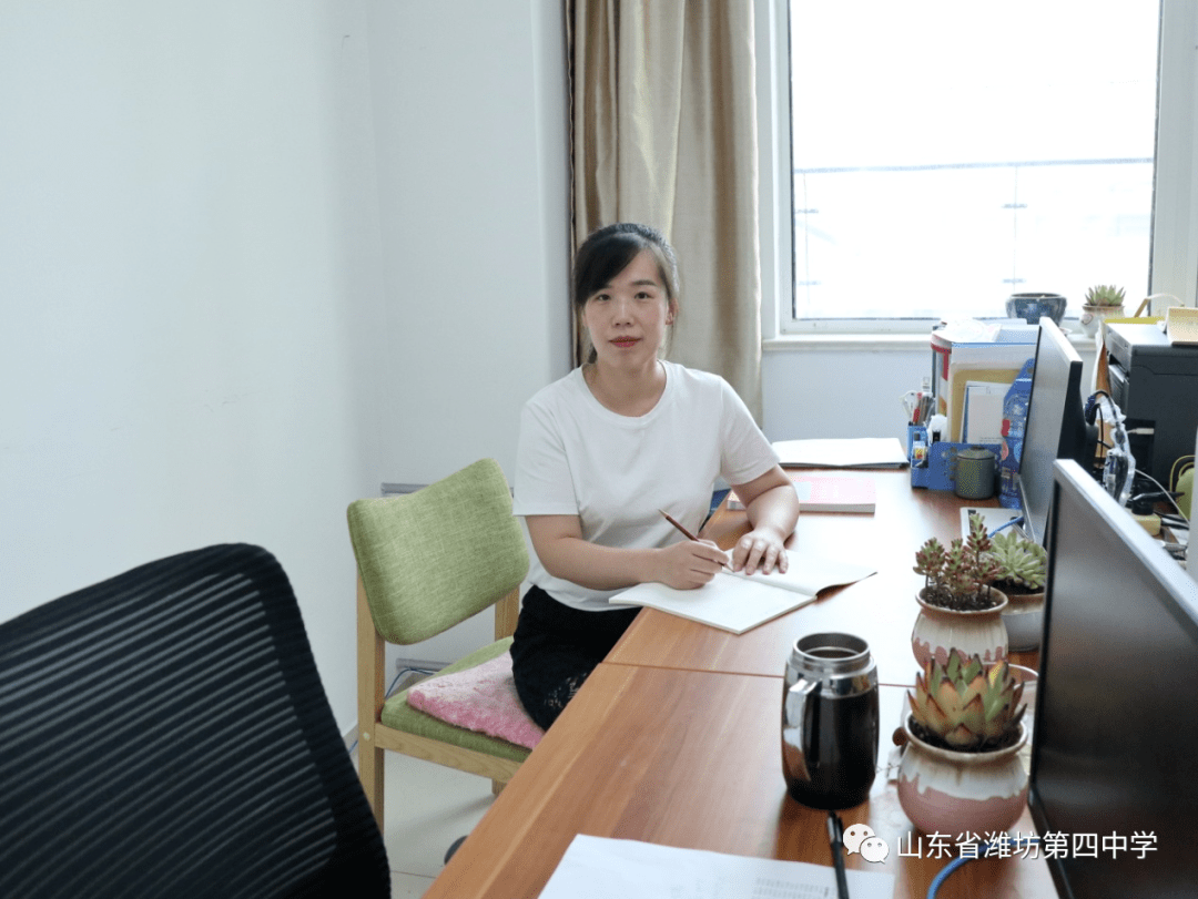 信心教育求真四中2021年12月月度之星展播教师篇