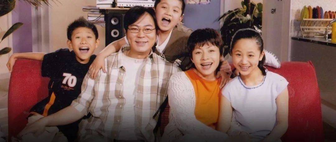 《家有儿女》刘星一家收入有多少钱?原来中产养三胎的真相,17年前就被揭开了_刘梅_夏东海_孩子