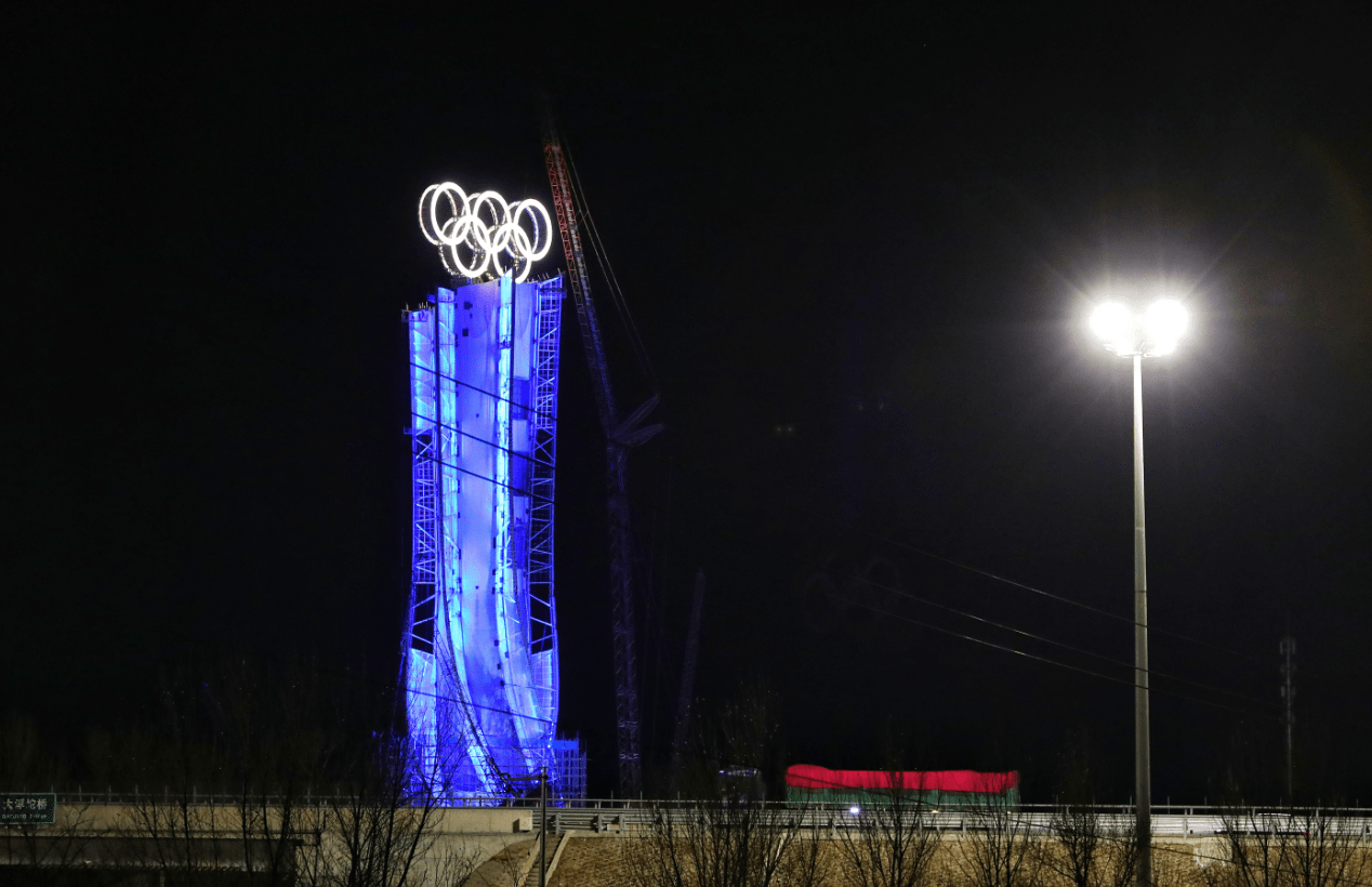 灯光|“奥运五环”装点“海陀塔”，灯光变幻绚丽多彩